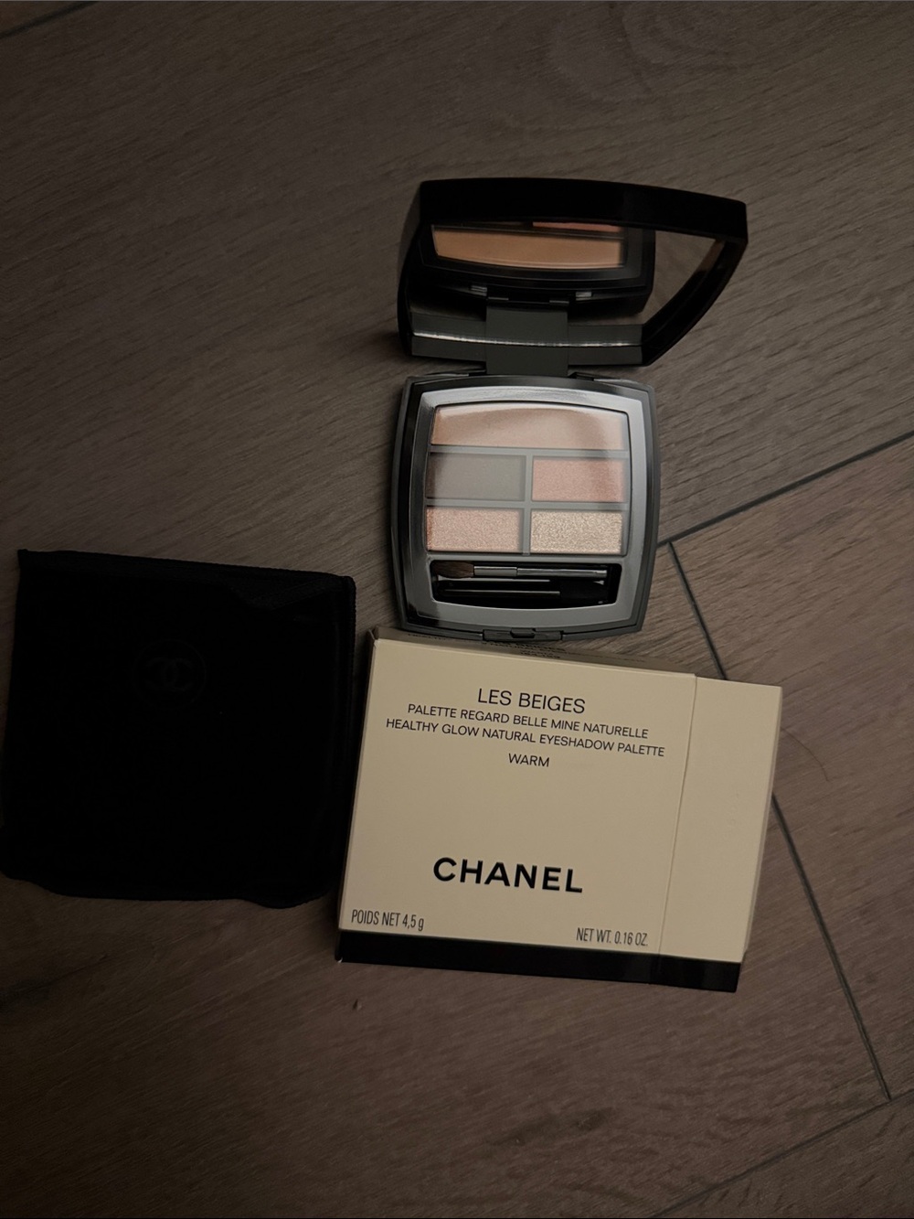 CHANEL Les Beiges Eyeshadow Palette - Beige, Peach, Champagne